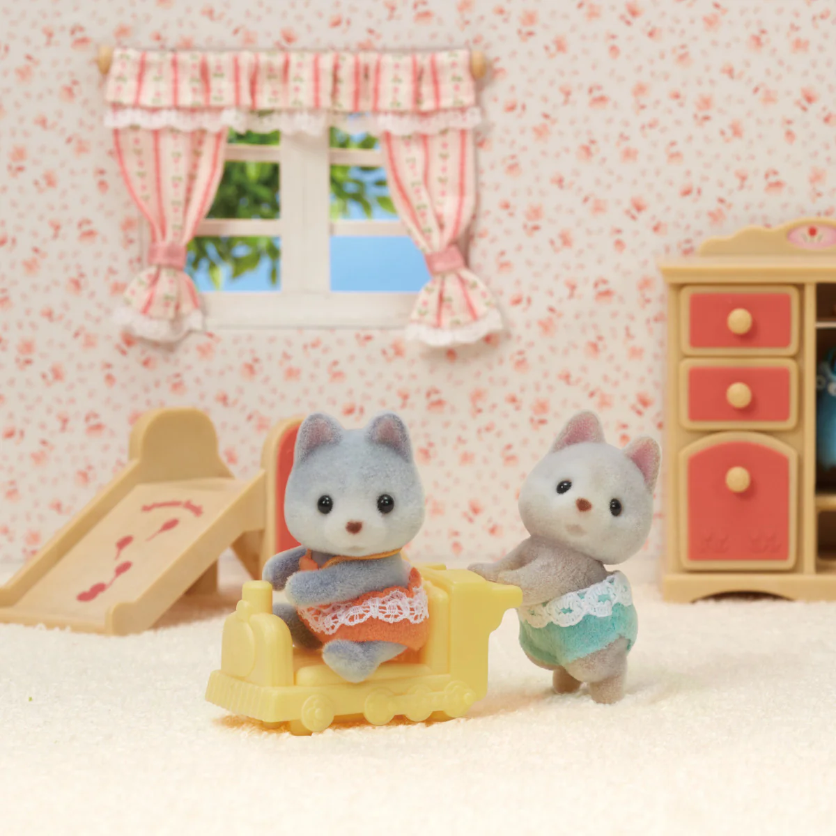 Calico Critters Twin Figure Set - Image 8