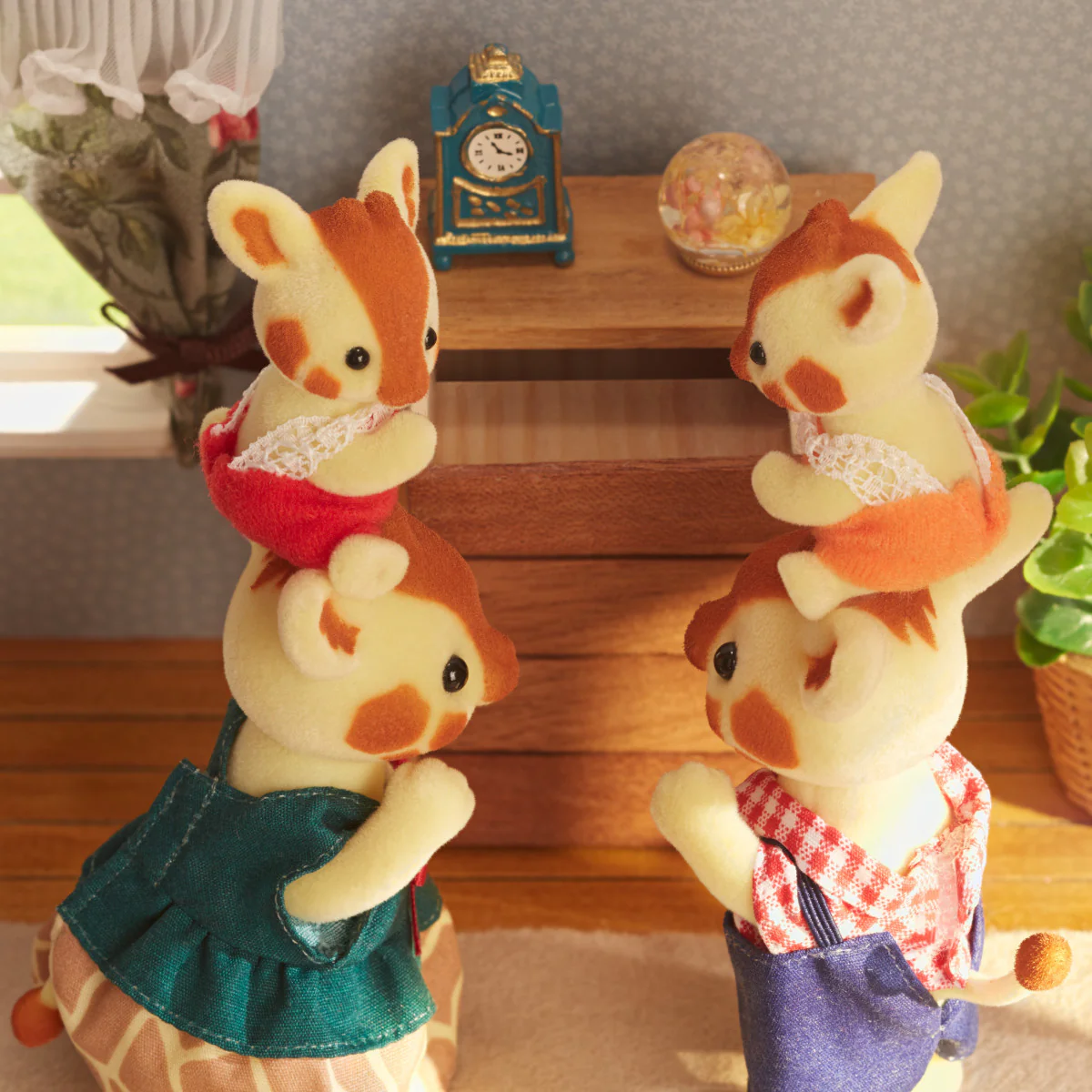 Calico Critters Highbranch Giraffe Family - Image 4