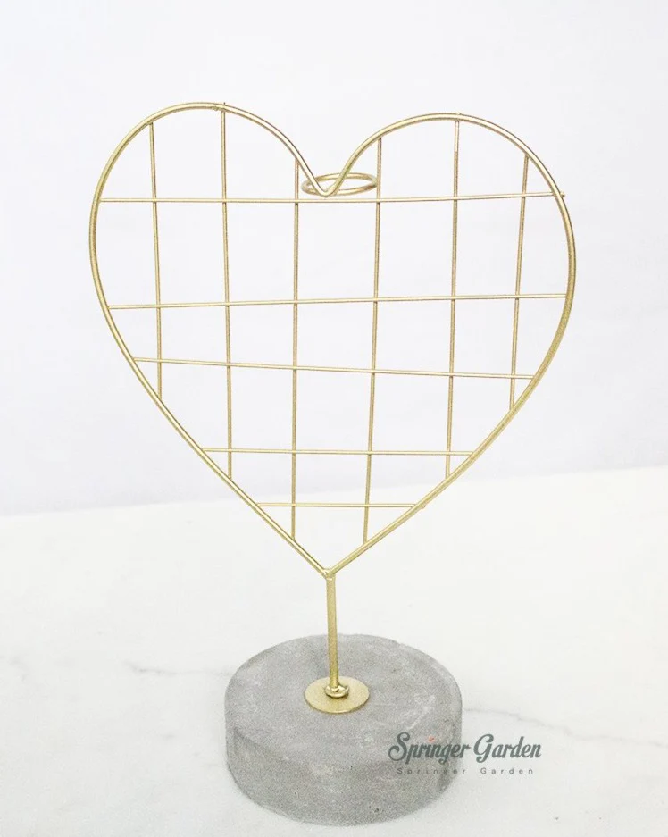 Heart Stand - Image 2