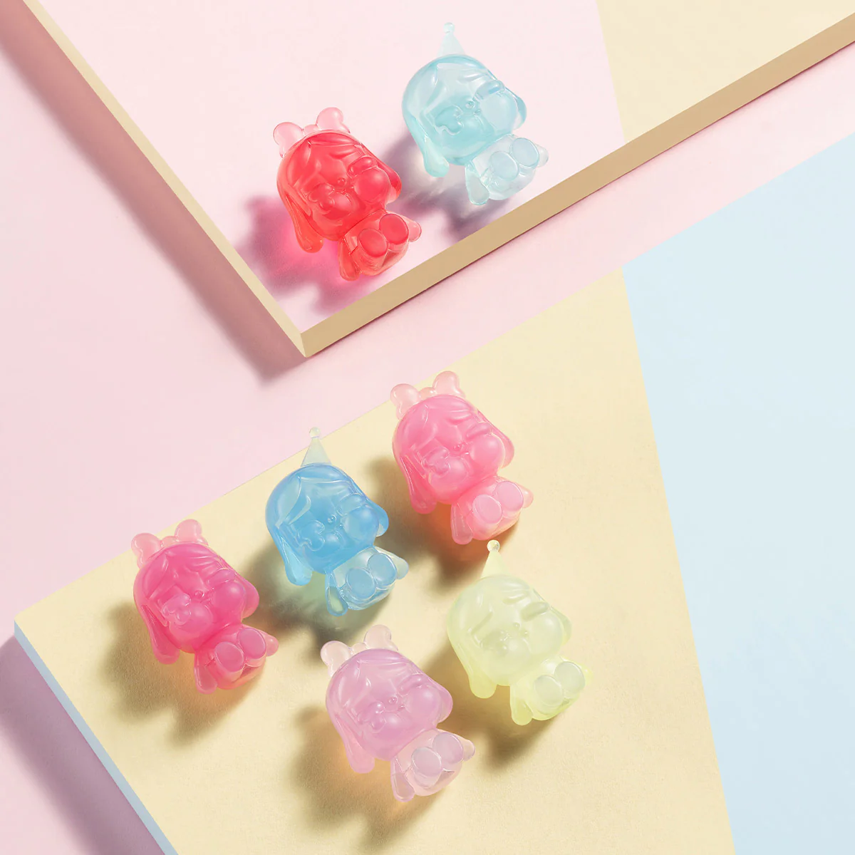 POP BEAN CRYBABY MINI FIGURE - Image 4